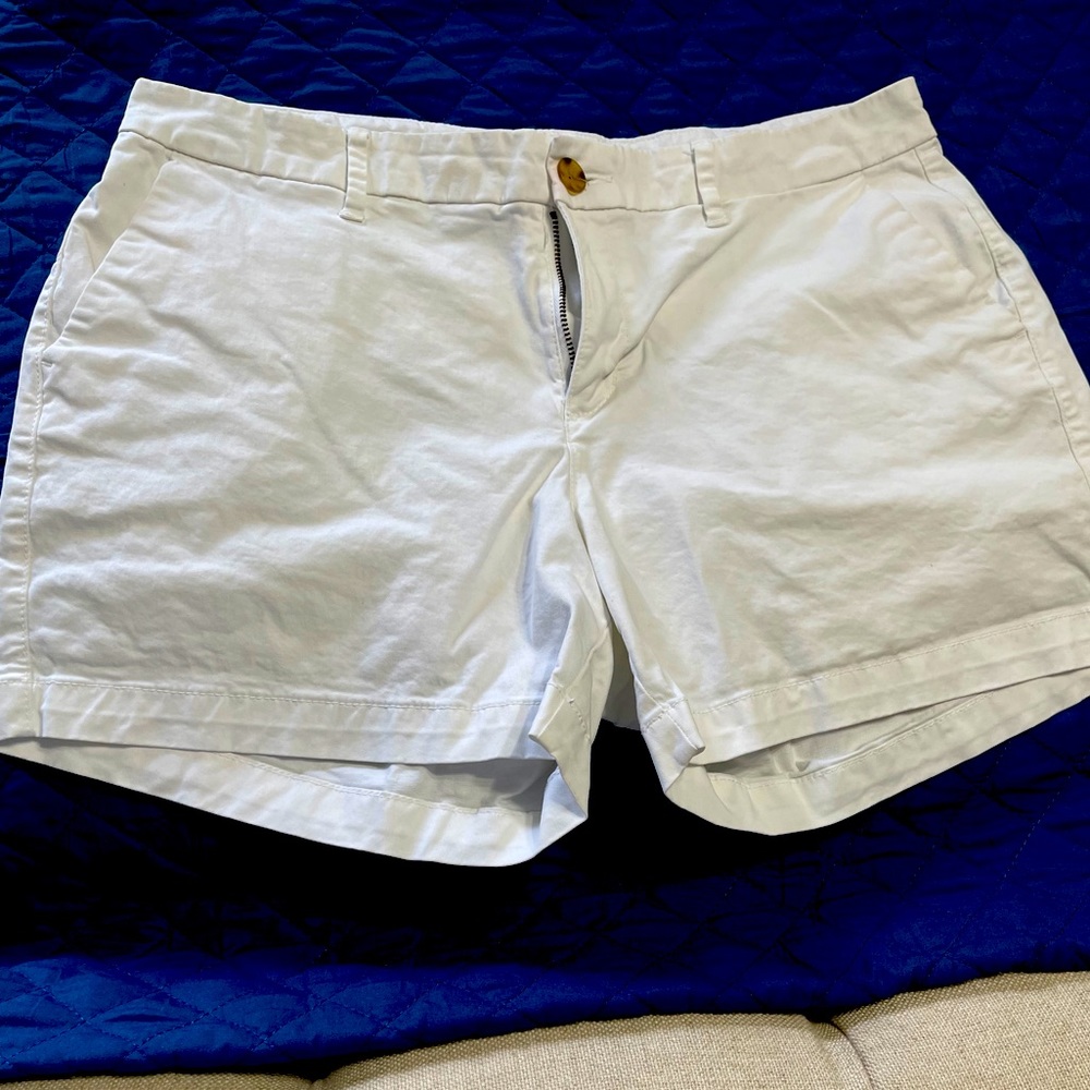 Old Navy khakis shorts size 10